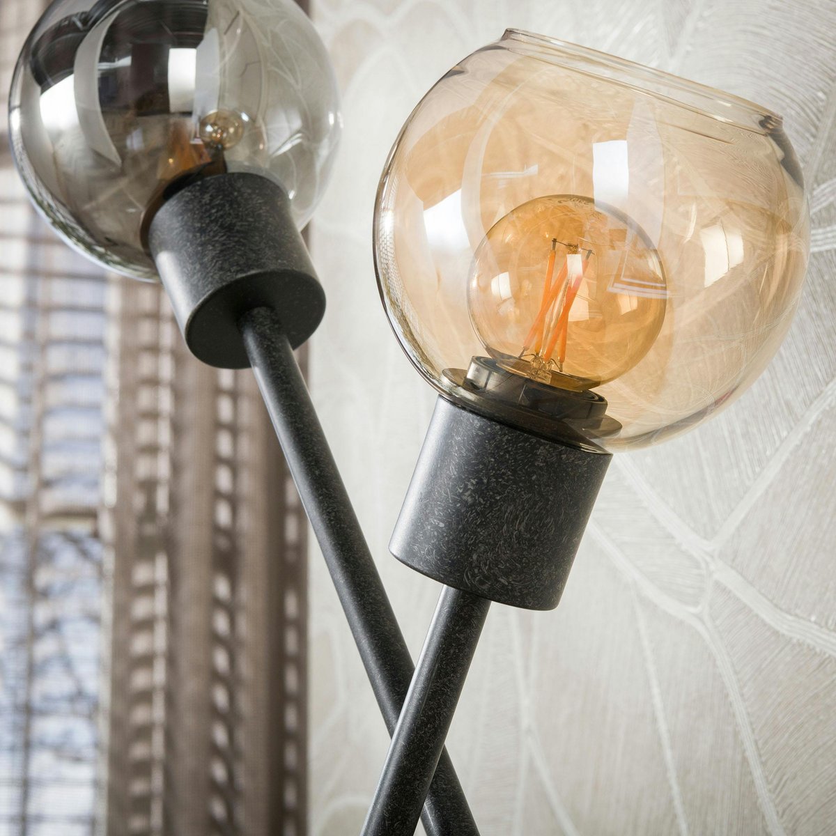 Lampe de salon 2 torches verre ambré et chromé NIAGARA noir, PIER IMPORT