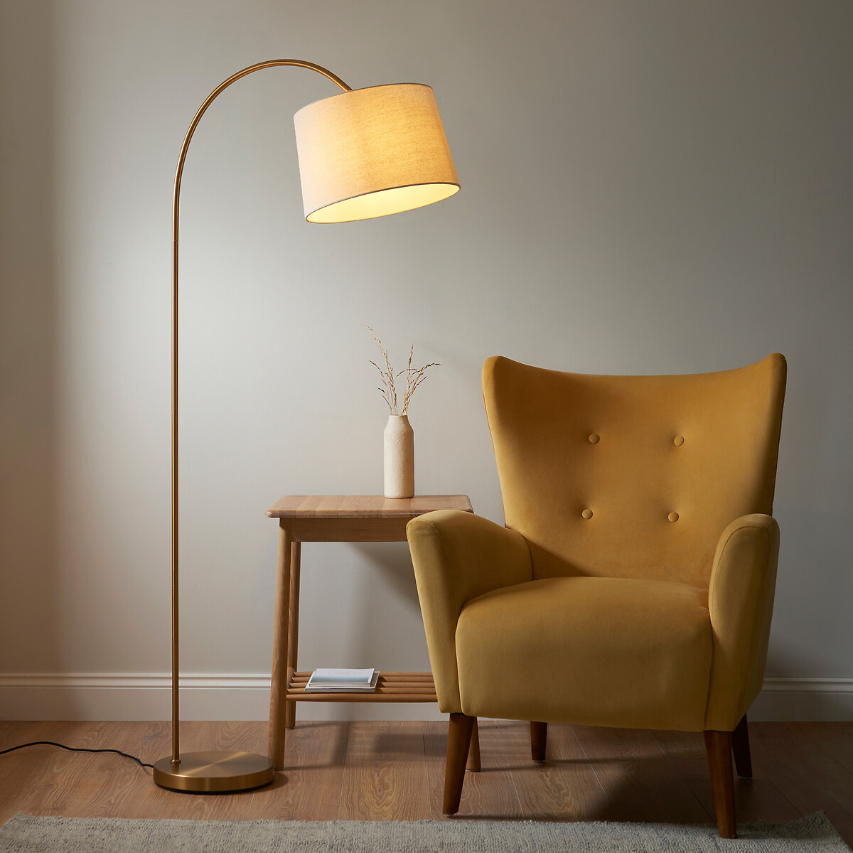 Connor Floor Light in Warm Brass natural, ÉDITÉ