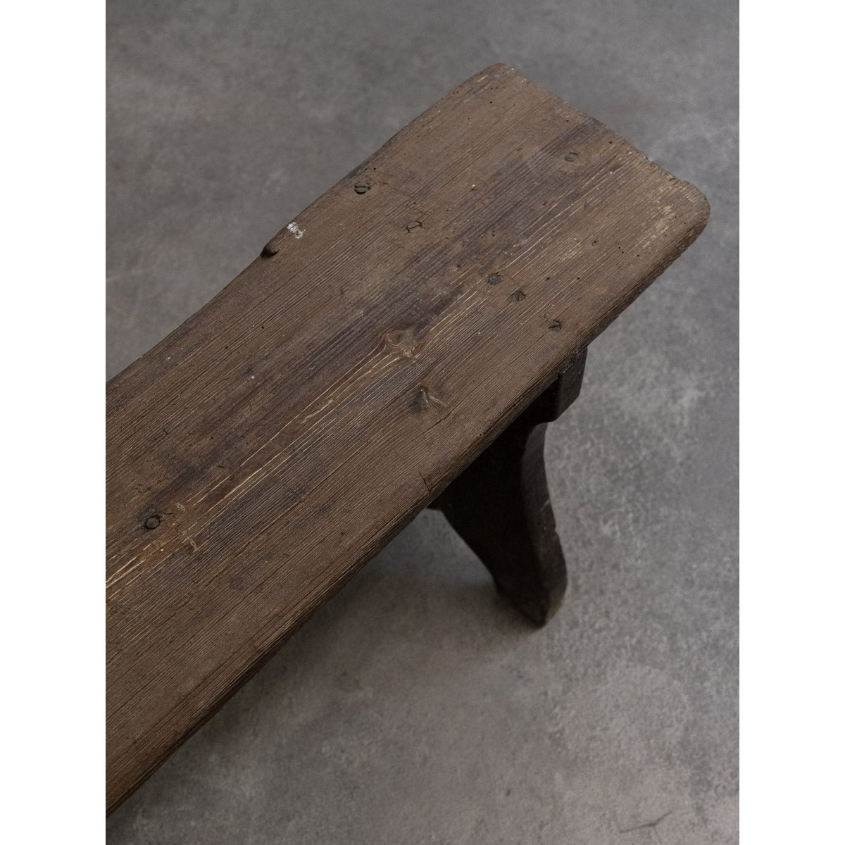 Banc en sapin Antoine N°454 - Bon état bois foncé, DEBONGOUT