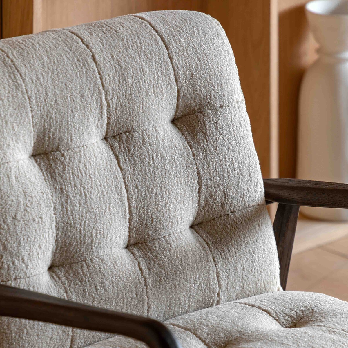 Humphrey Faux Sheepskin & Ash Wood Armchair off-white, ÉDITÉ