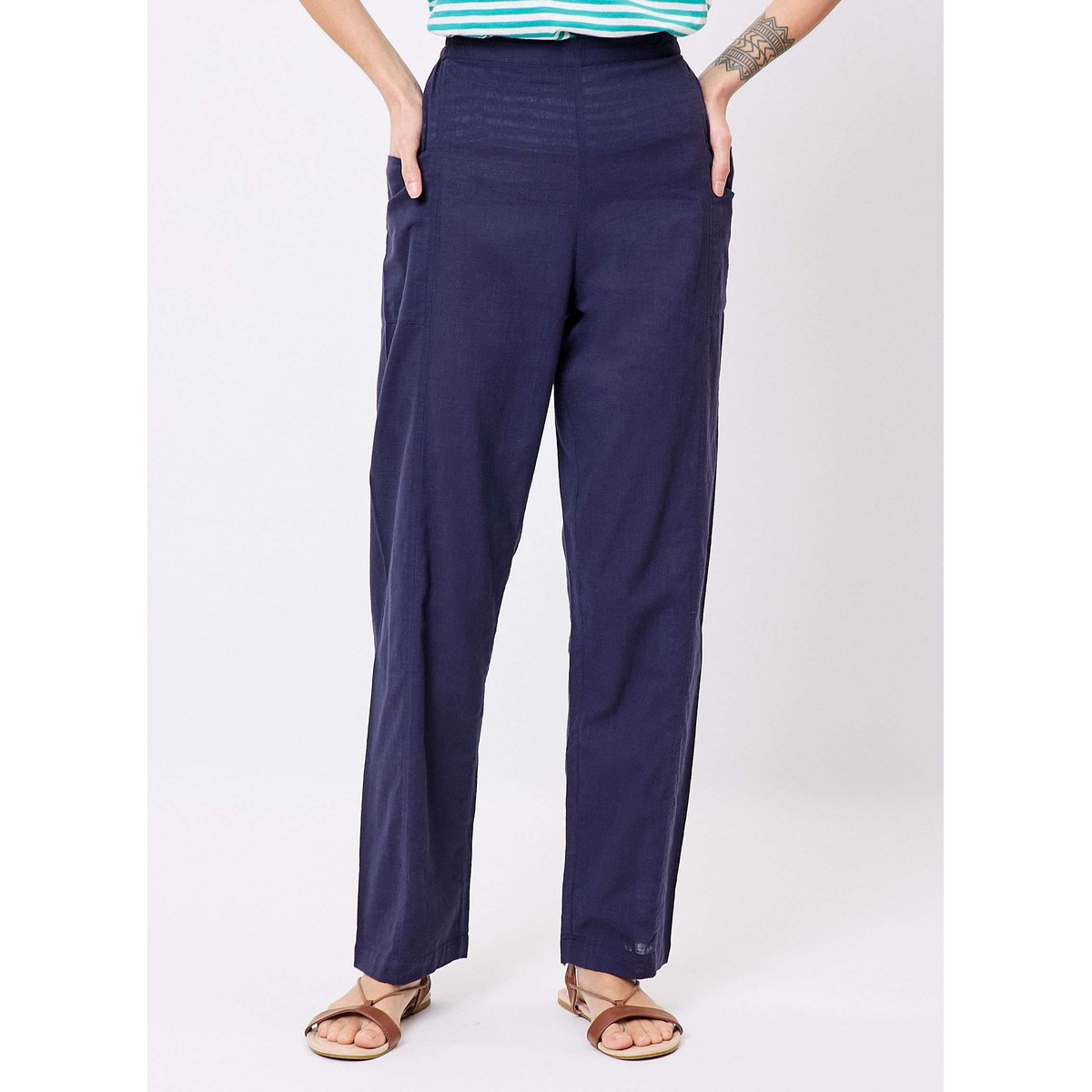 Pantalon coton bio droit avec poches DANI bleu marine, LA FIANCÉE