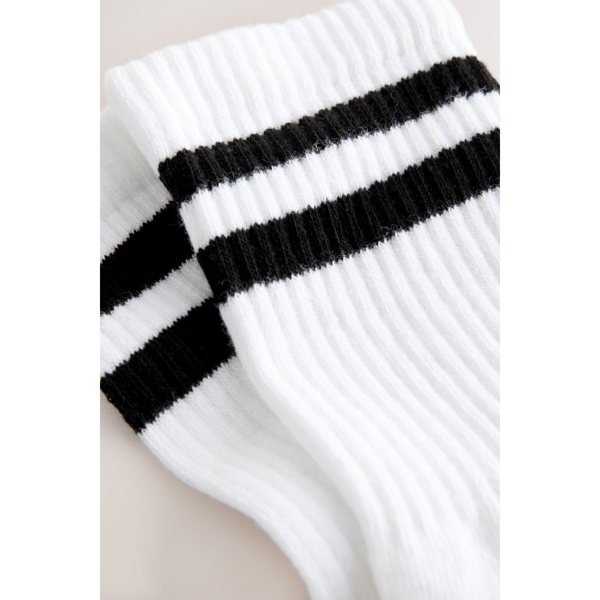 Chaussettes de sport, 4 paires blanc avec bande noire, NEXT