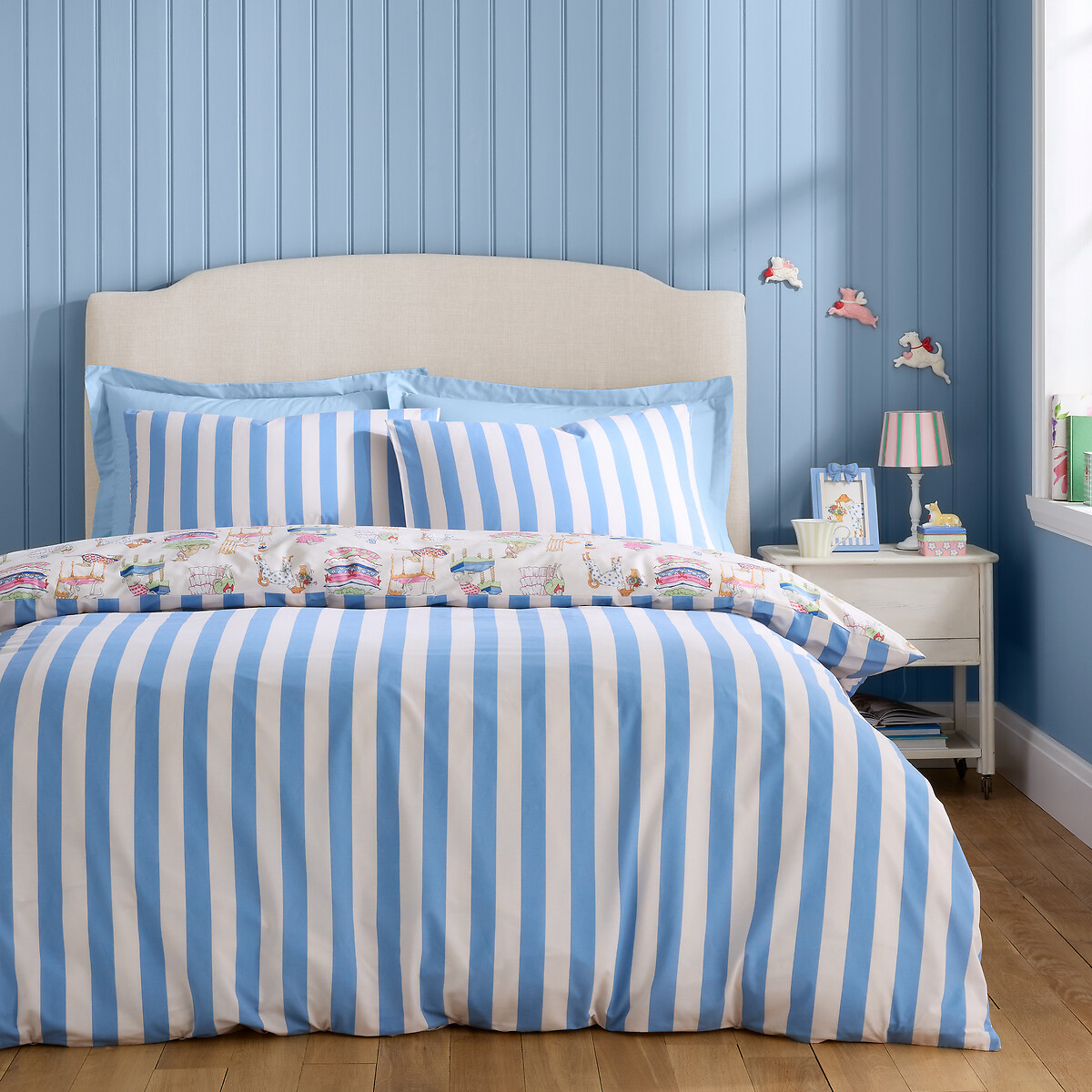 Hackney Dogs Reversible Duvet Cover And Pillowcase Set blue, CATH KIDSTON