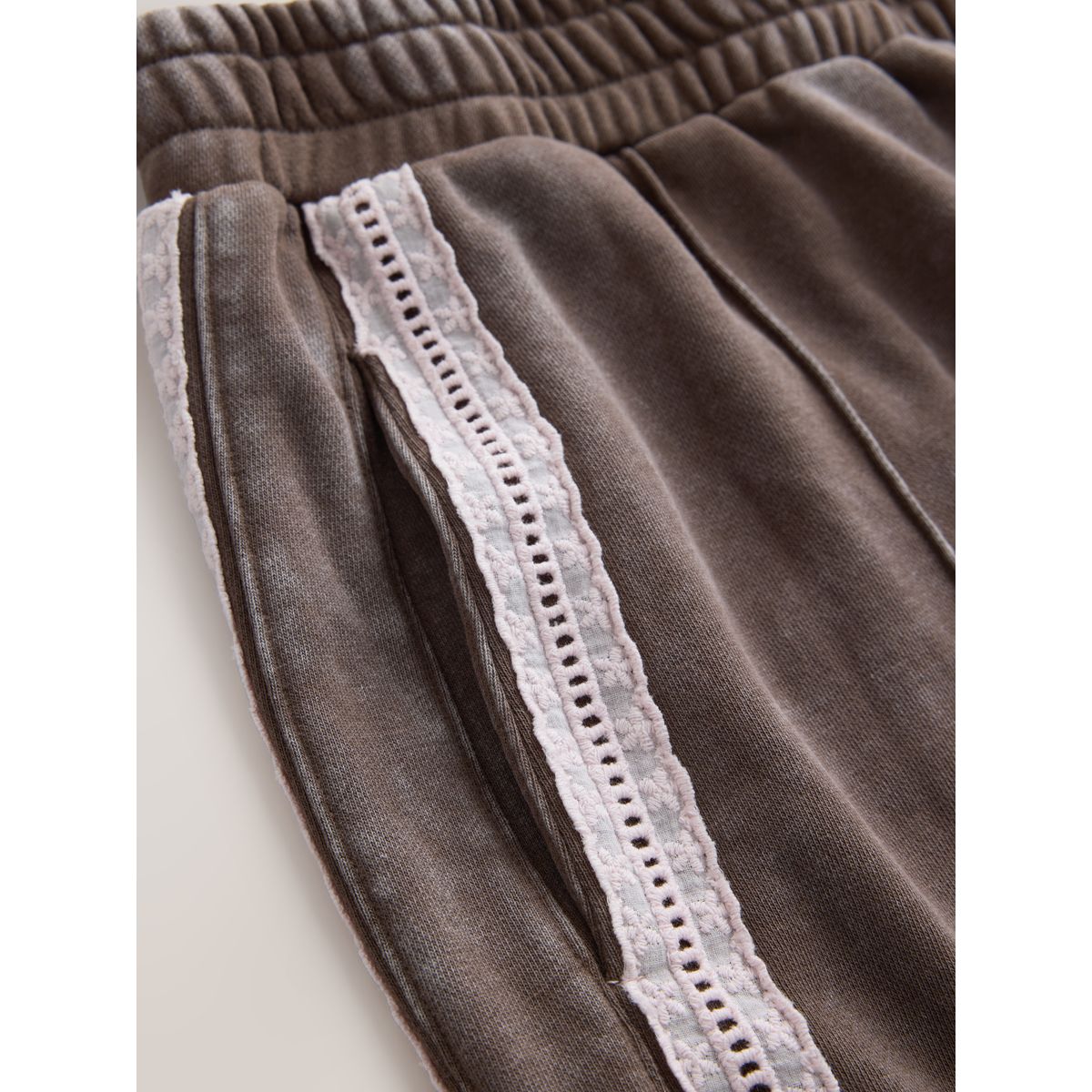 Pantalon de jogging large à liseré dentelle marron chocolat, NEXT
