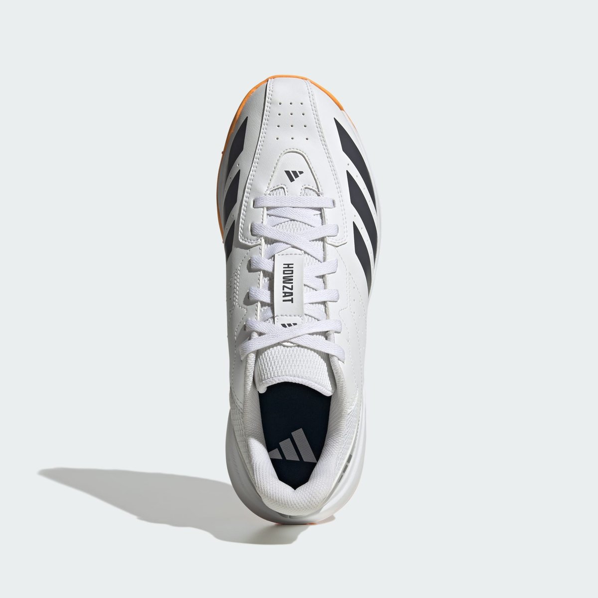 Chaussure De Cricket Howzat Spikeless cloud white / aurora onix / lucid tangerine, adidas Performance