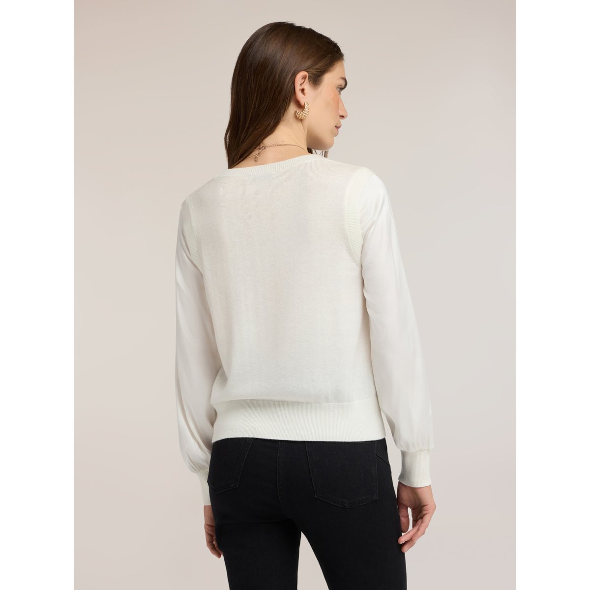 Pull à manches blanc, MOTIVI