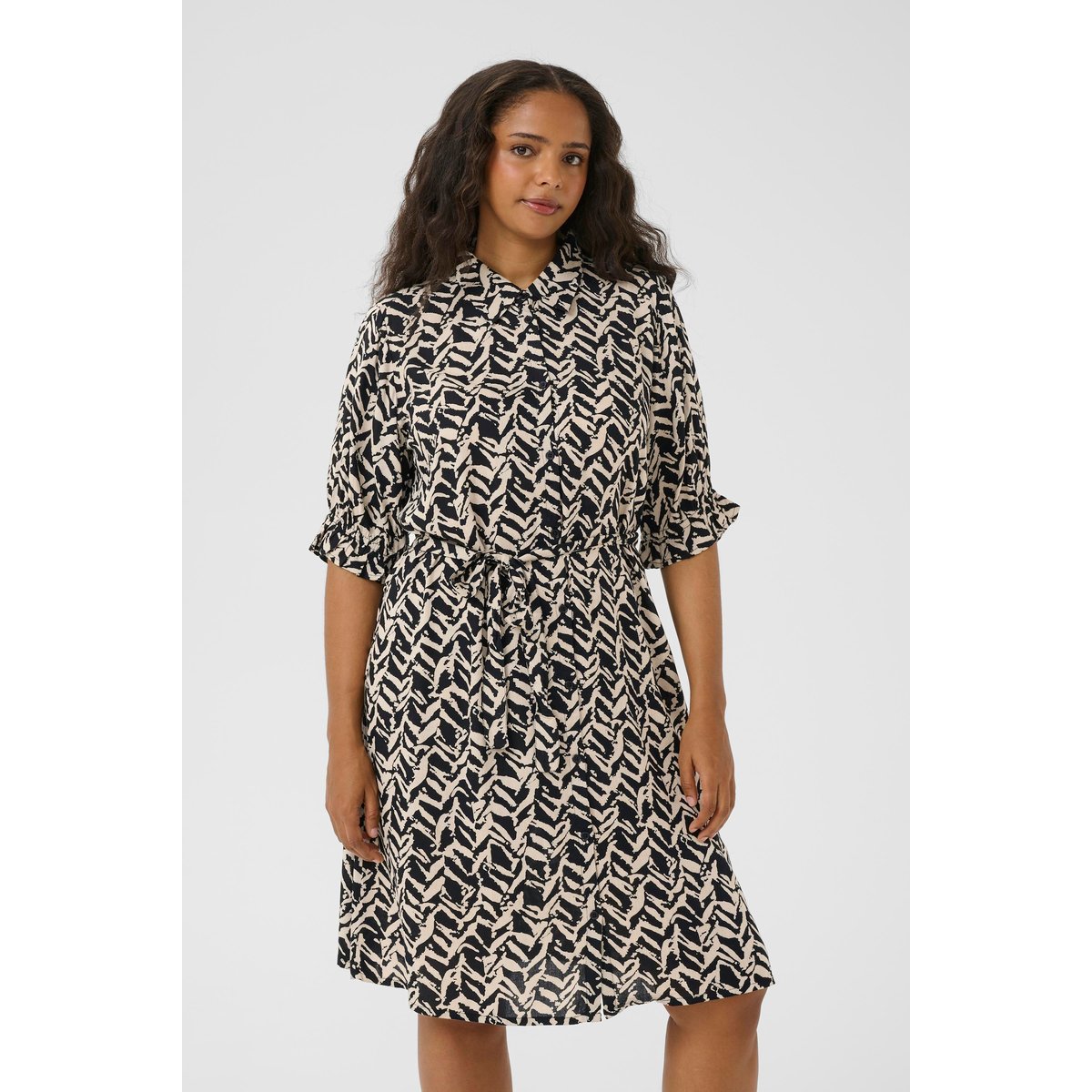 Robe noir beige black/feather grey lines, KAFFE CURVE
