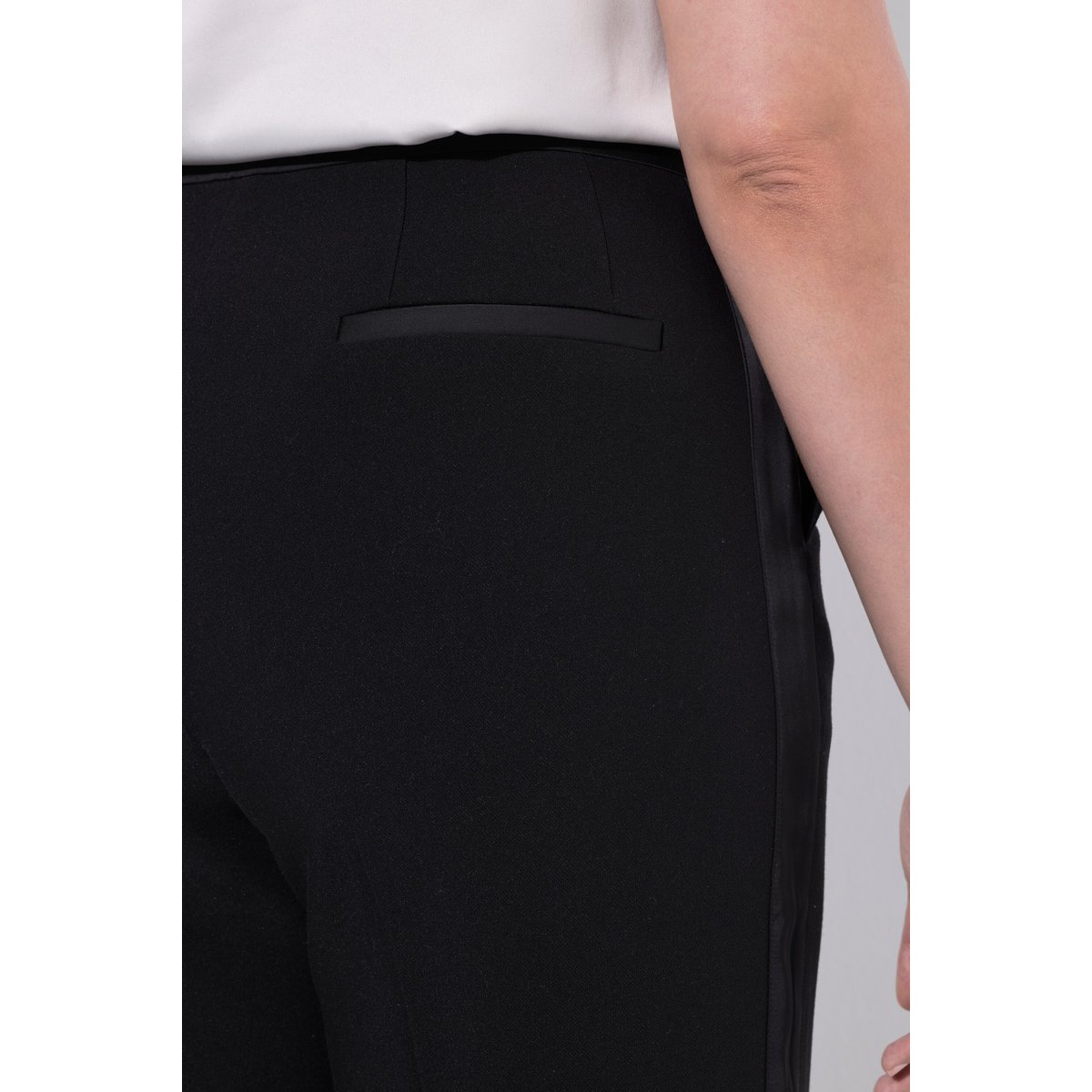 Pantalon de tailleur avec passepoils noir, ULLA POPKEN