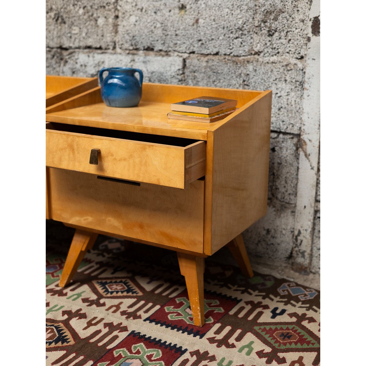 Paire de tables de chevets Maïa N°1534 - Bon état bois clair, DEBONGOUT