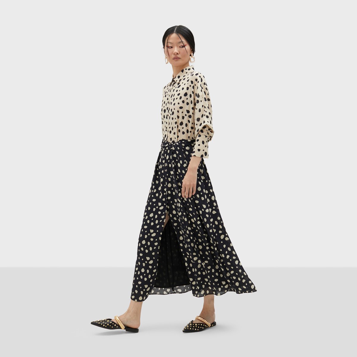 Robe chemise longue à boutons et manches longues noir, LOLA CASADEMUNT