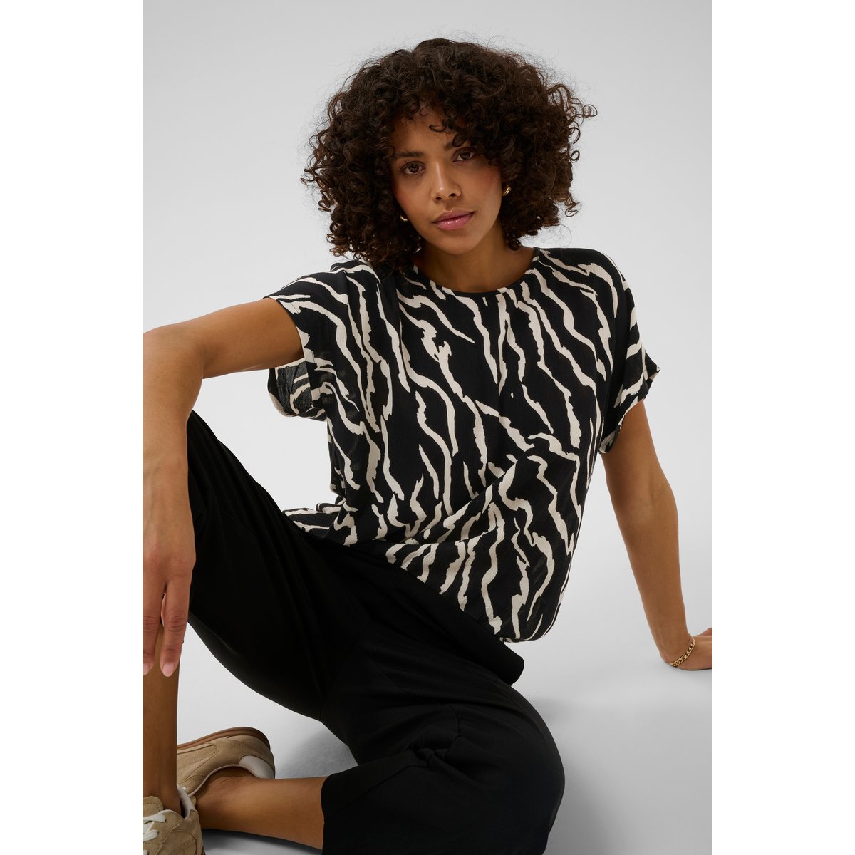 Blouse sans manches noir/blanc zebra animalier, KAFFE