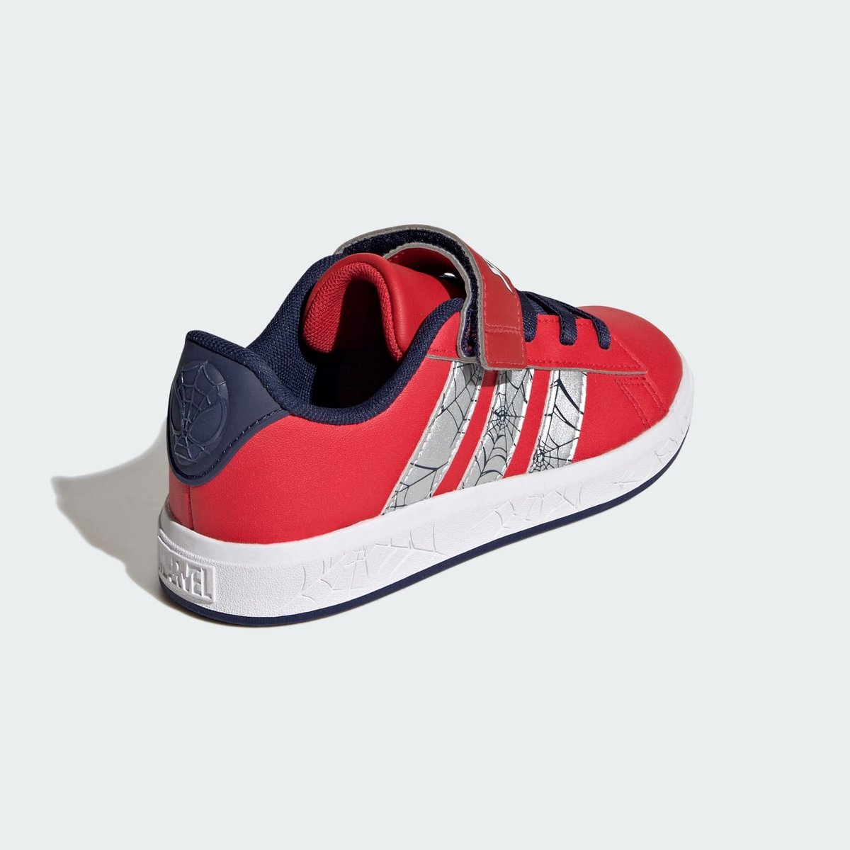 Chaussure Adidas Marvel Spider-Man Grand Court Enfants Chaussure Adidas Marvel Spider-Man Grand Court Enfants pure ruby / silver metallic / dark blue, ADIDAS SPORTSWEAR