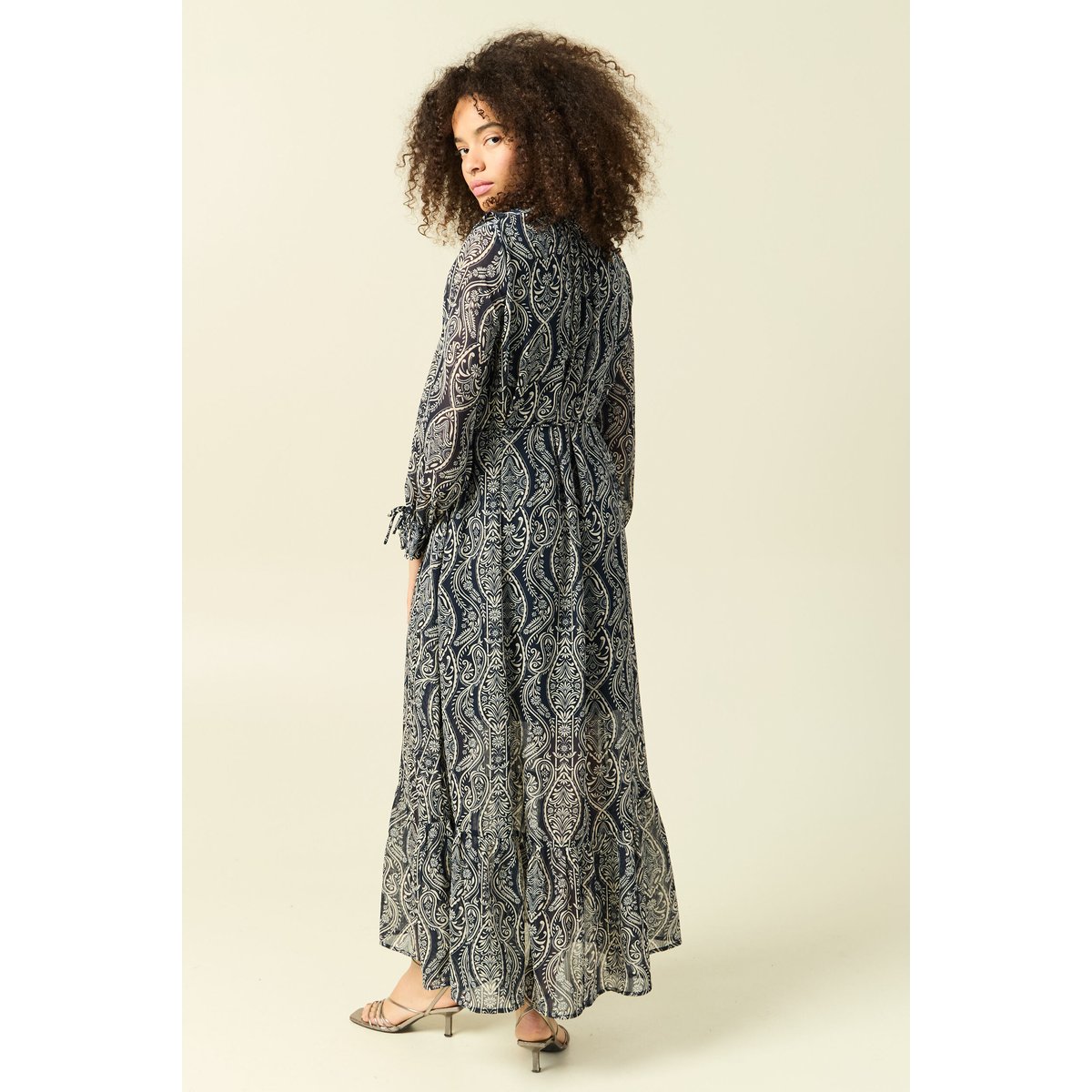 Robe longue évasée col v manches longues bleu marine, BONOBO