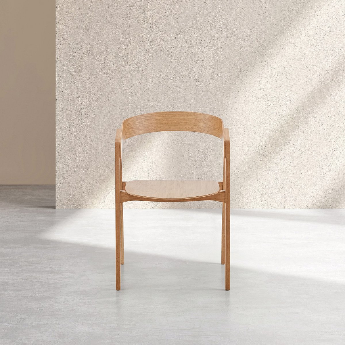 Lot de 2 chaises en chêne massif avec accoudoirs naturel clair, HABITAT