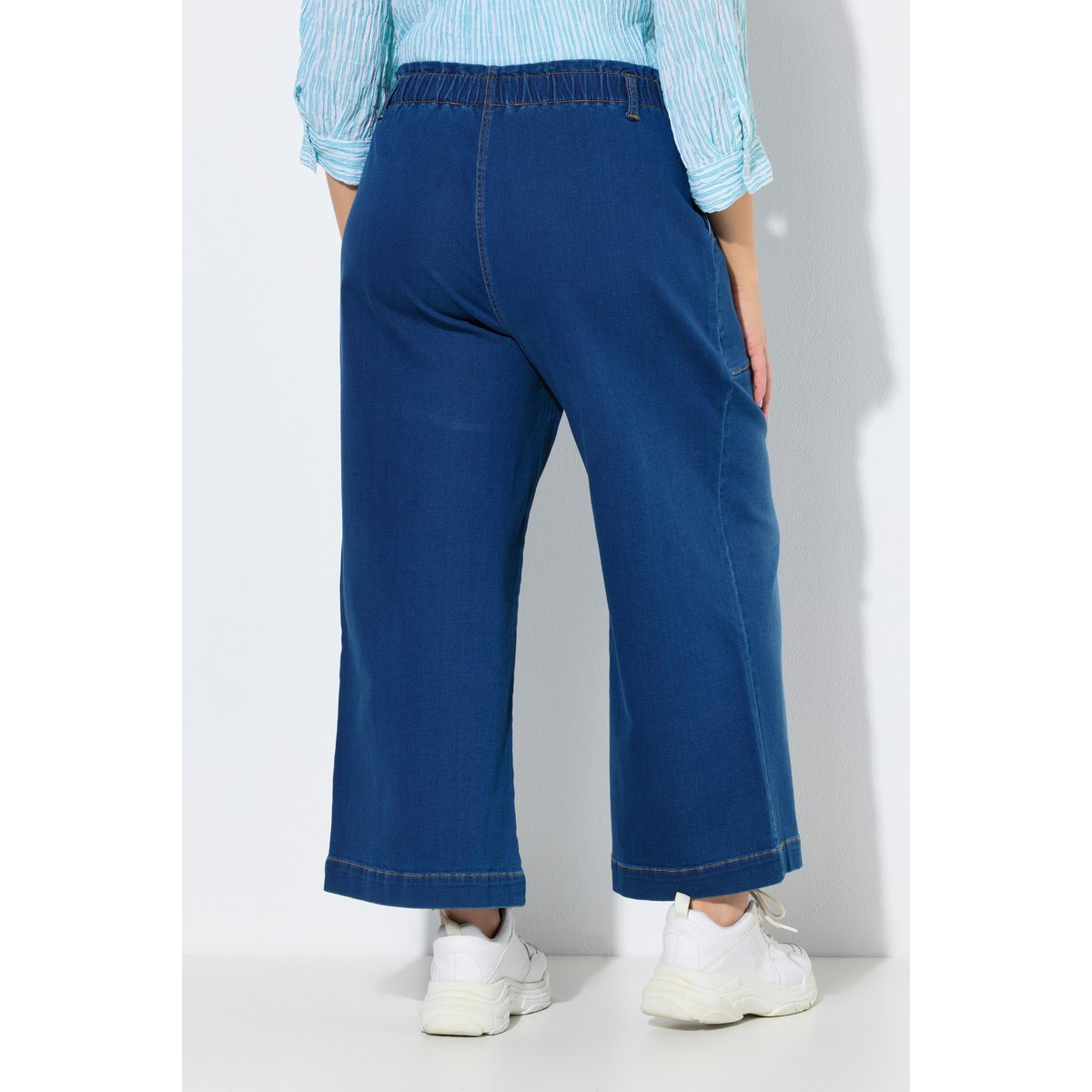 Jean Rose, jambe droite et large bleu jean, ULLA POPKEN
