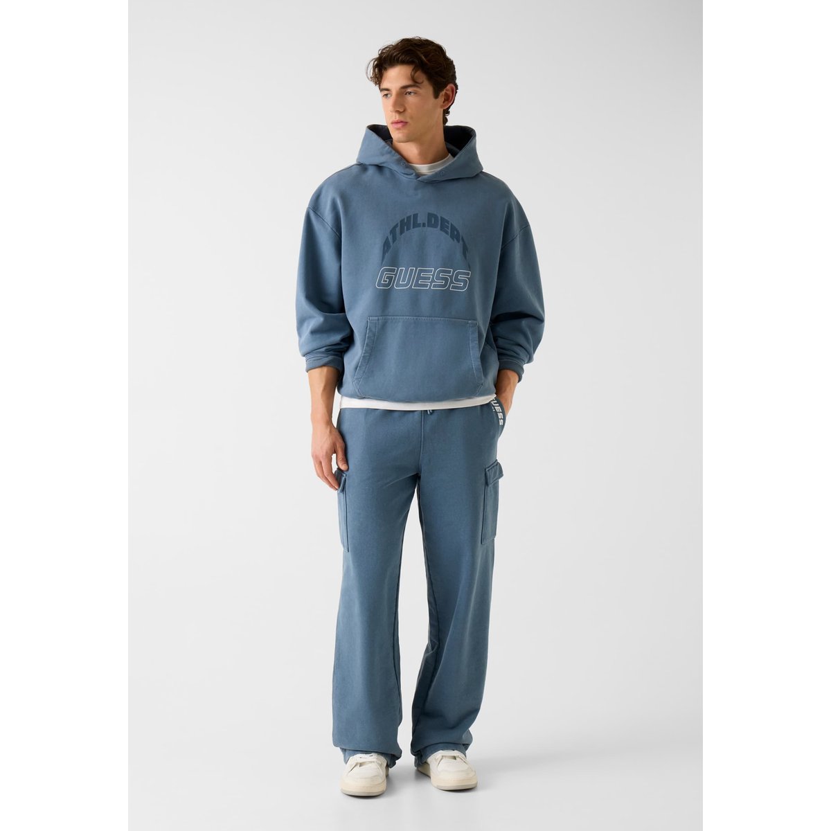 Sweat-Shirt À Poche Kangourou blau multi, GUESS