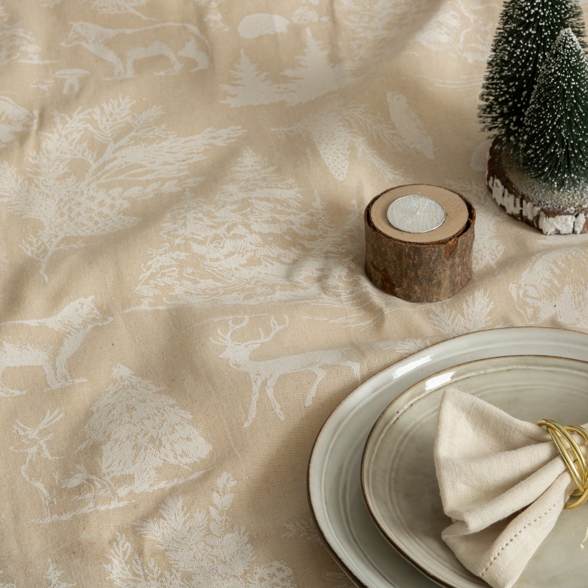 Nappe animaux 140 x 240 cm beige et blanc DJUR beige, FEERIC LIGHTS & CHRISTMAS