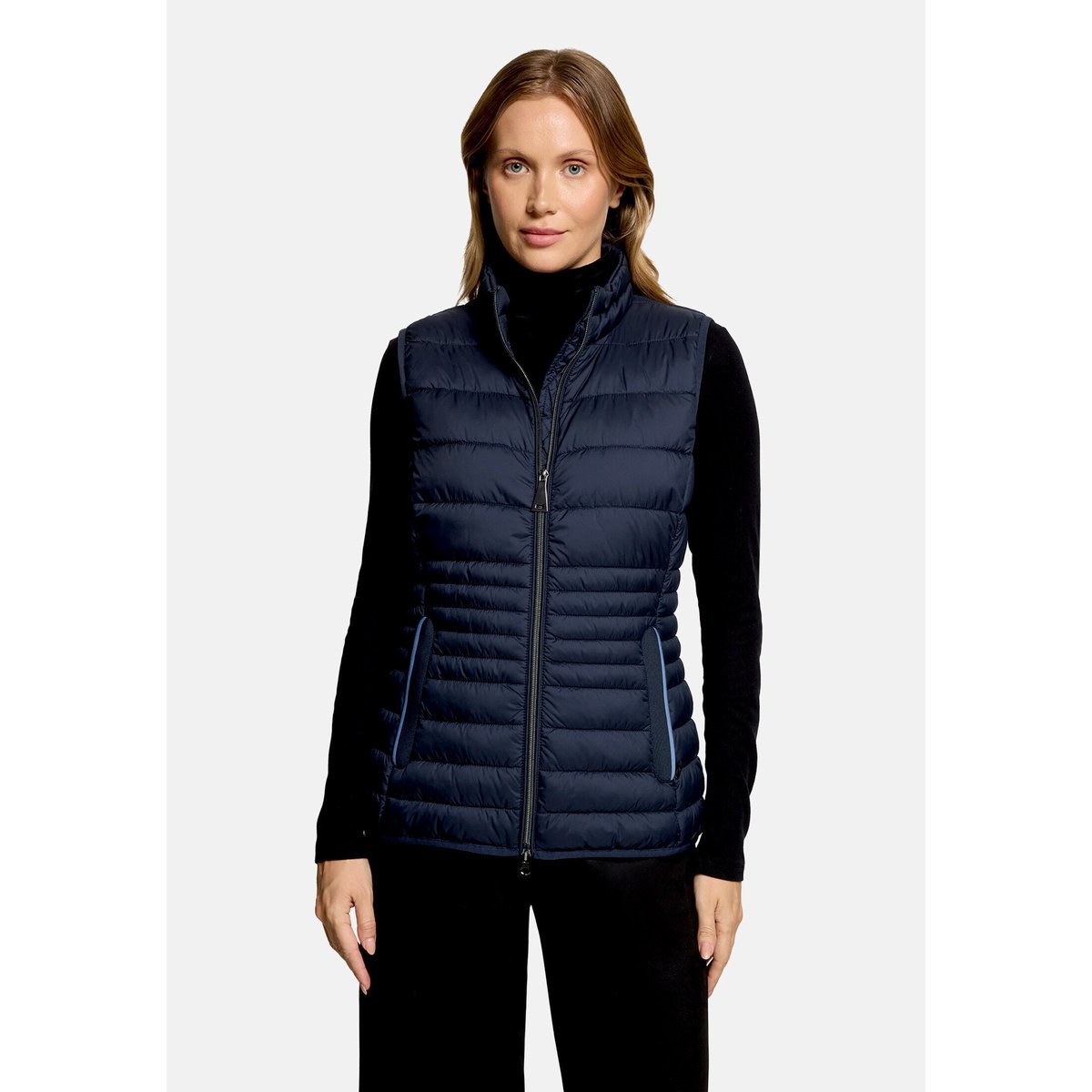 Veste sans manches matelassée à col droit bleu foncé, BETTY BARCLAY