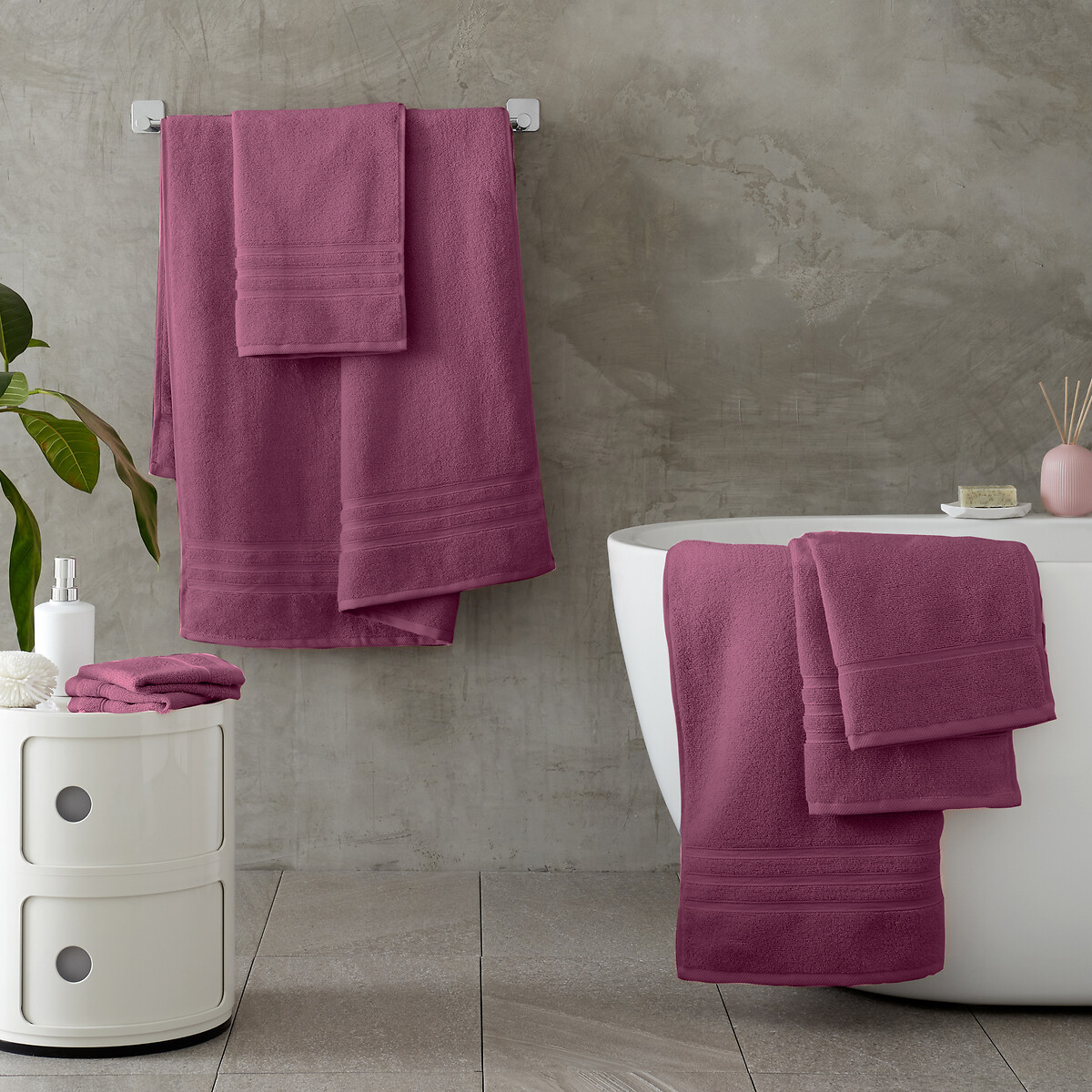 Zero Twist Cotton Bath Towel raspberry, CATHERINE LANSFIELD