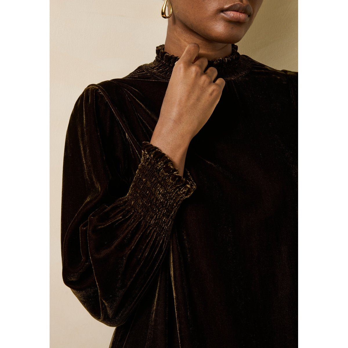 Robe courte en velours manches longues col montant marron glace, LA FEE MARABOUTEE