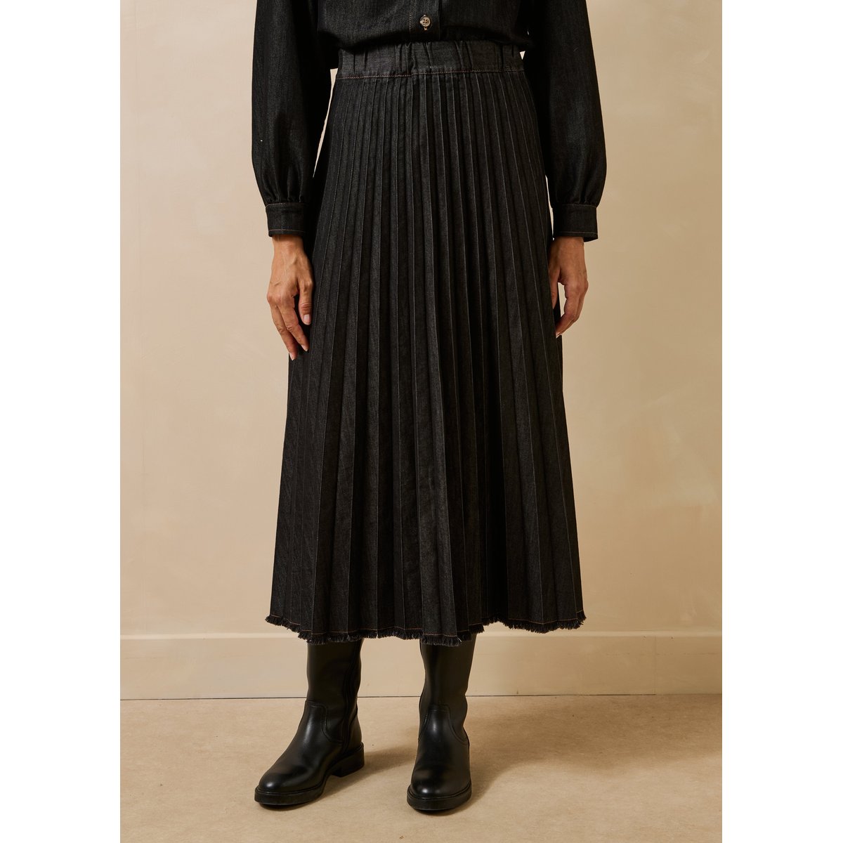 Jupe longue plissée en jean noir, LA FEE MARABOUTEE