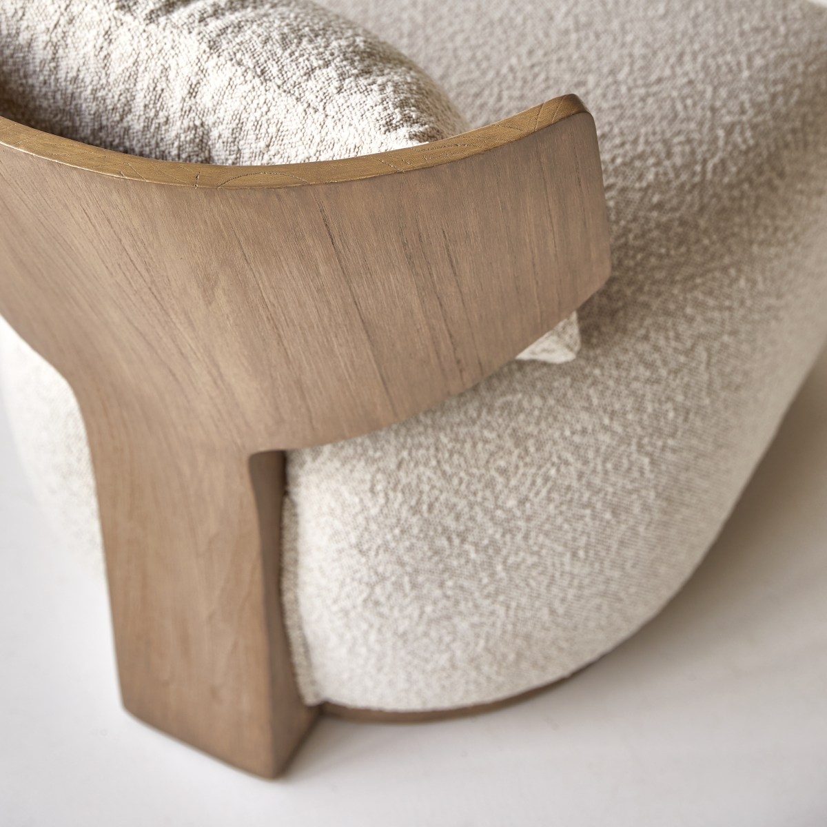 Fauteuil en Mindi foncé massif, JUNE beige, TIKAMOON