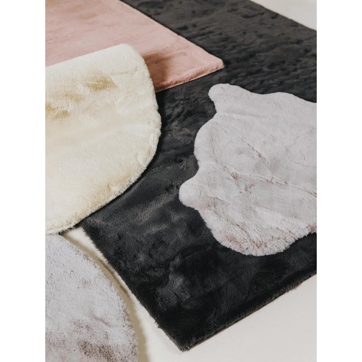Tapis imitation fourrure DAVE gris, BENUTA 