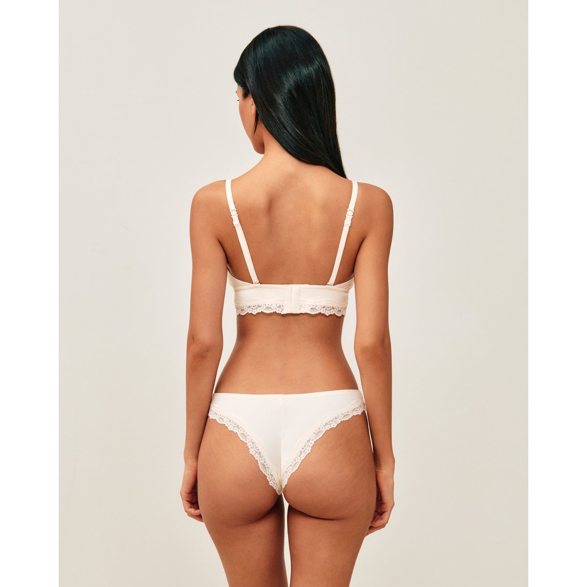 Tanga en microfibre et dentelle NEW SOFTIZ creme, UNDIZ