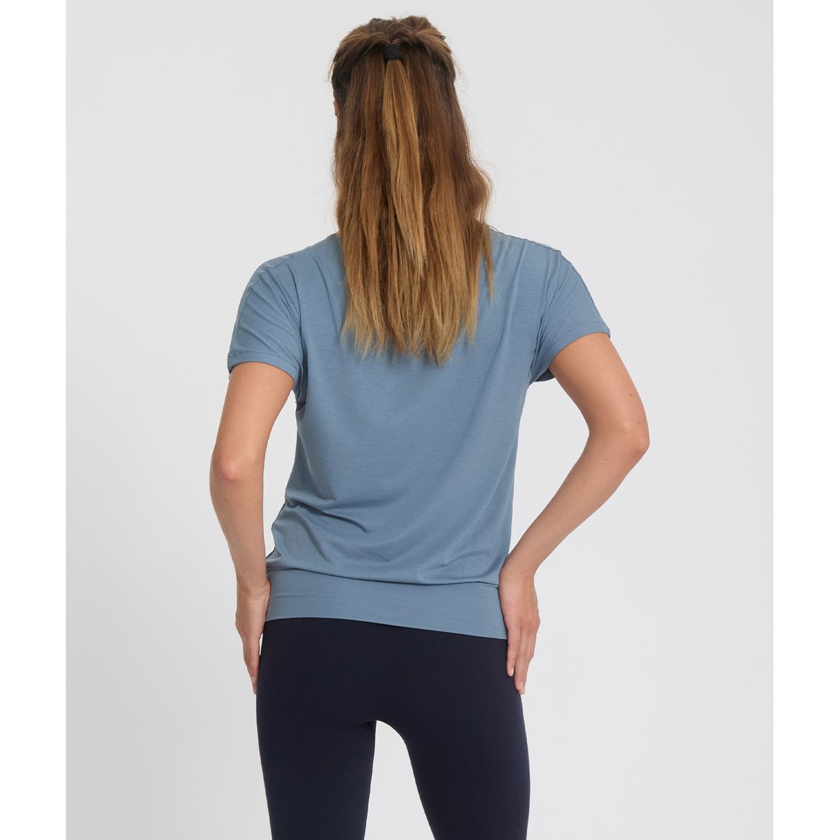 Teeshirt en Lyocell  MEDE noir, YOGA SEARCHER