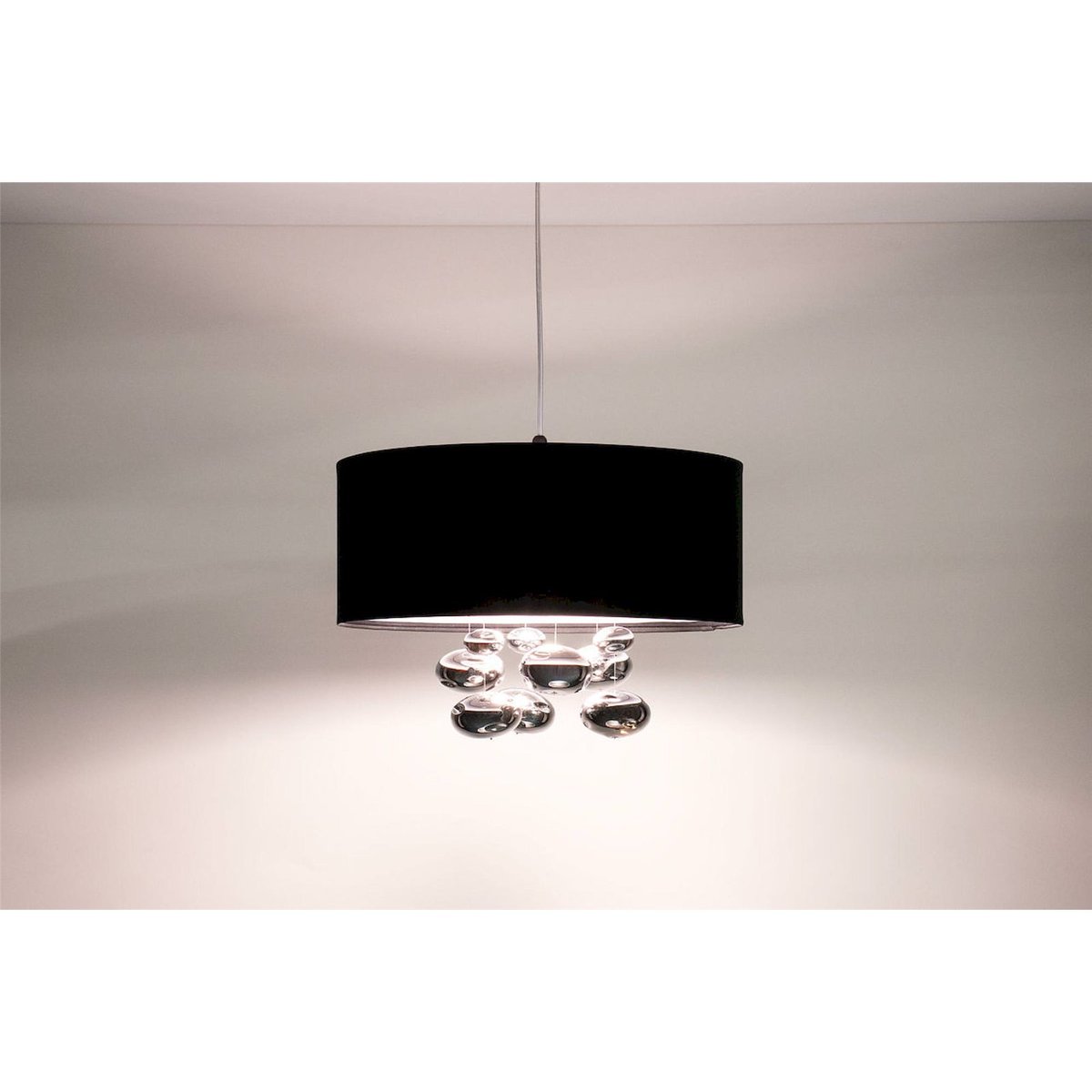 Suspension ronde en tissu avec boules Bubble Light noir satin avec accents argentés, BPS KONCEPT
