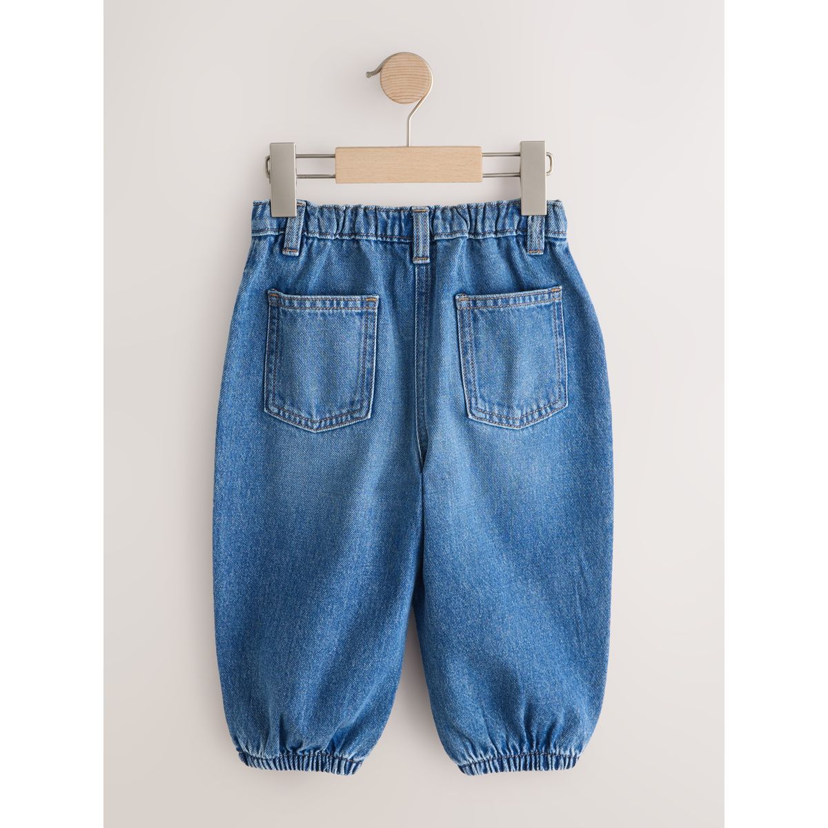 Jean barrel denim moyennement délavé, NEXT