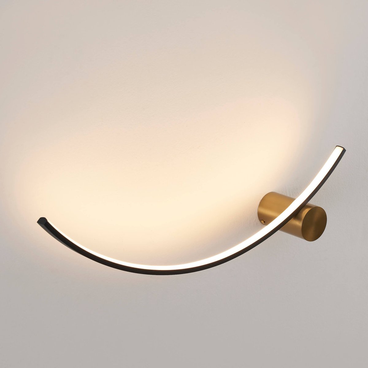 Applique LED contemporaine - CURVA noir et doré, KOSILUM