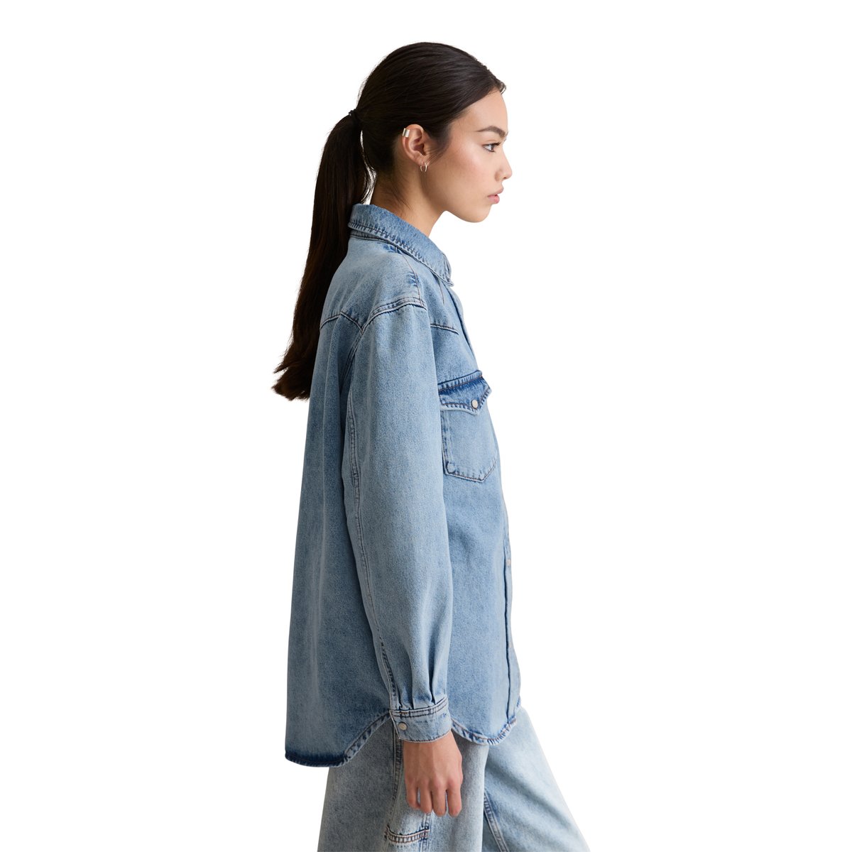 Chemise en jean oversize en denim avec fibres d'ortie européennes bleu clair, MARC O’POLO DENIM