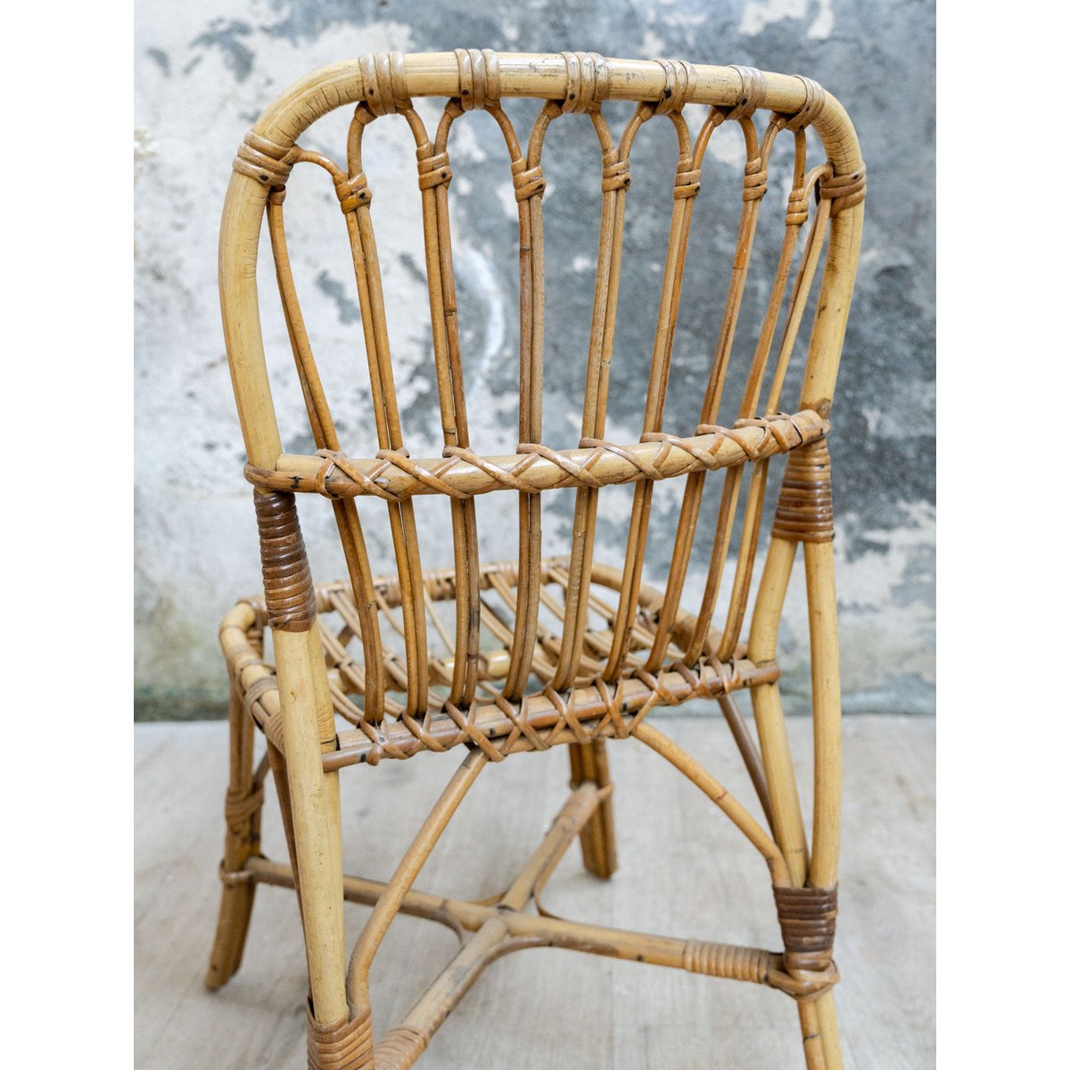 Chaise enfant en rotin Ernestine N°1360 - Bon état bois clair, DEBONGOUT