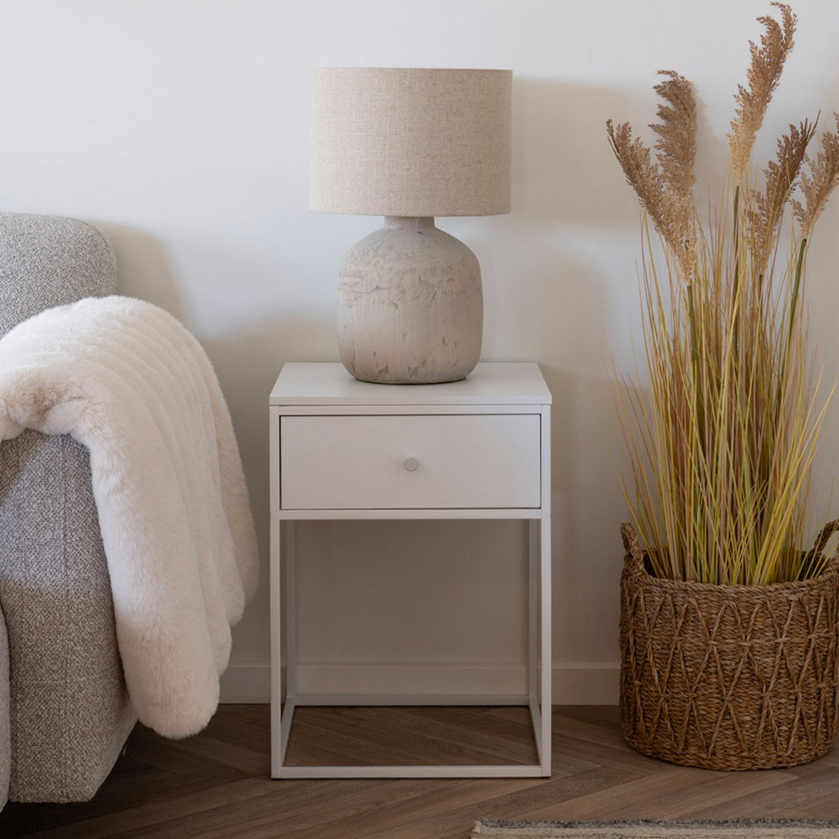 Table de chevet avec tiroir en bois et métal blanc- VITA blanc, HOUSE NORDIC
