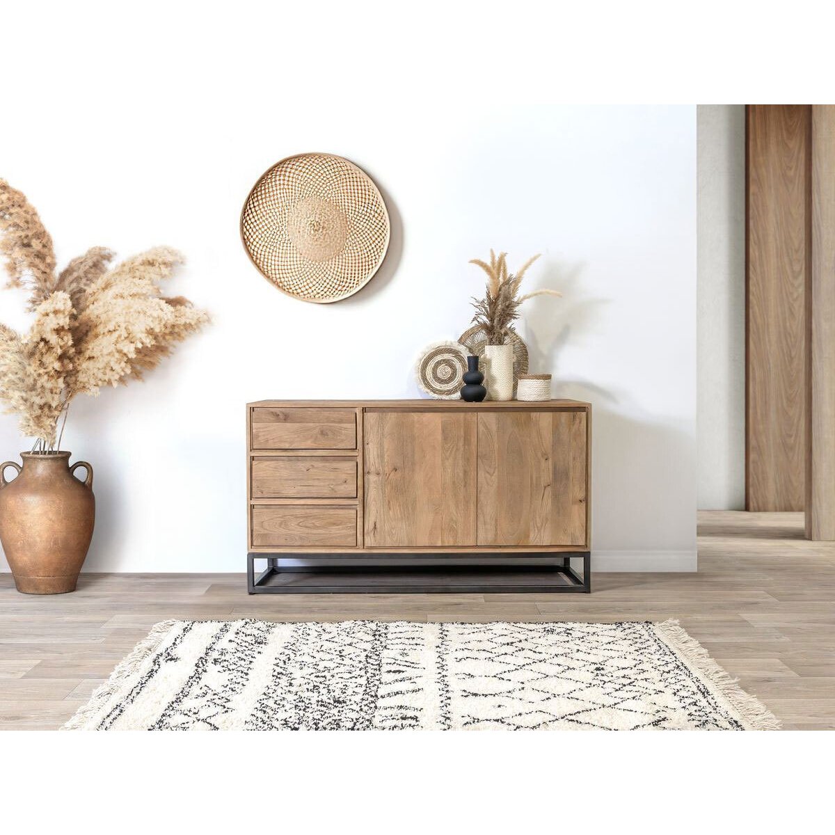 Buffet bas en bois massif 2 portes 3 tiroirs 150 cm, BERGERAC marron clair, BOBOCHIC