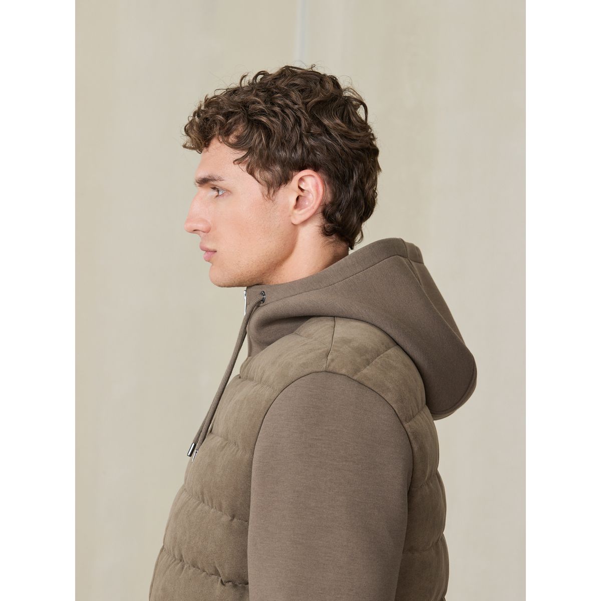 Veste à capuche matelassée hybride daim synthétique neutre, NEXT