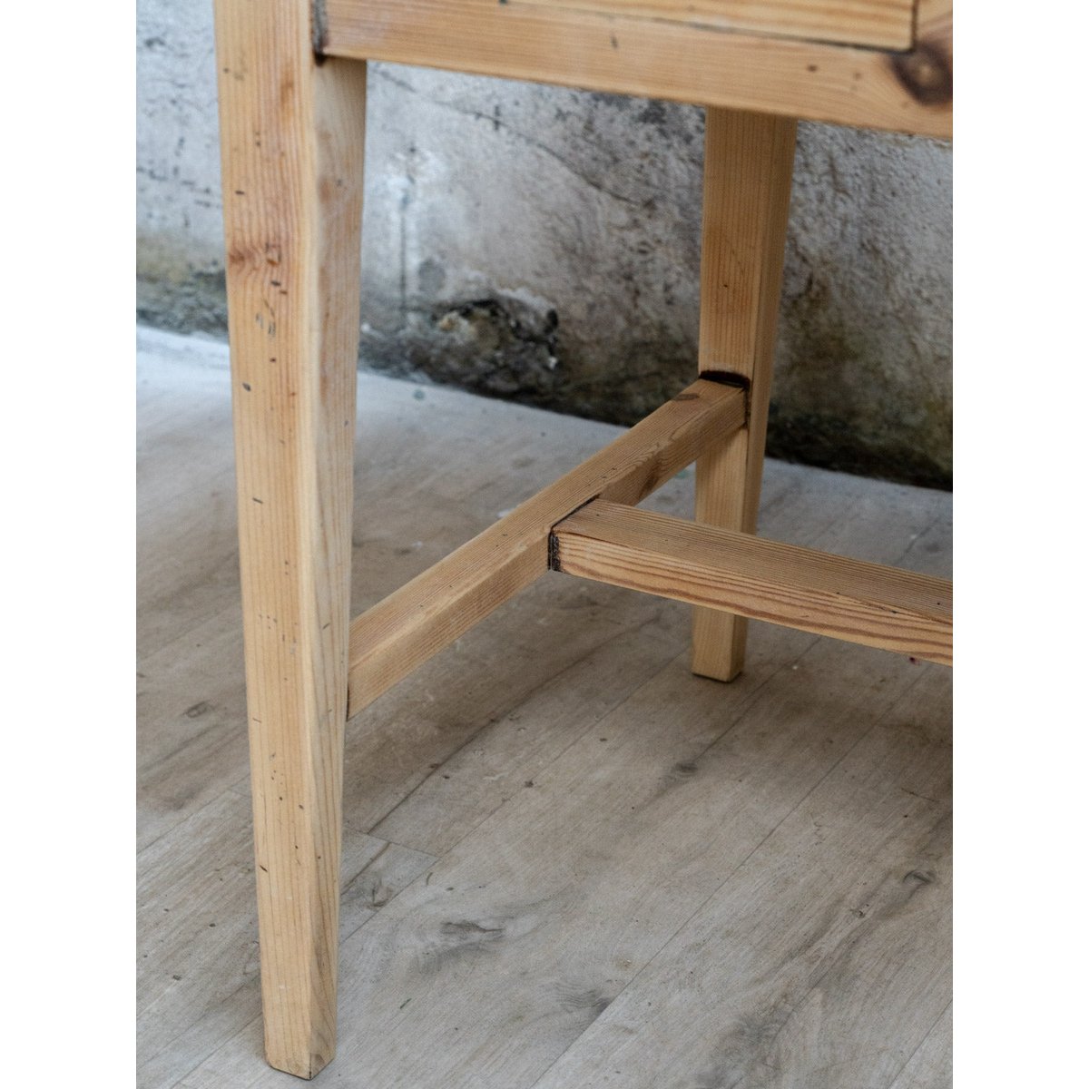 Table à manger en bois Romy N°1589 - Bon état bois clair, DEBONGOUT