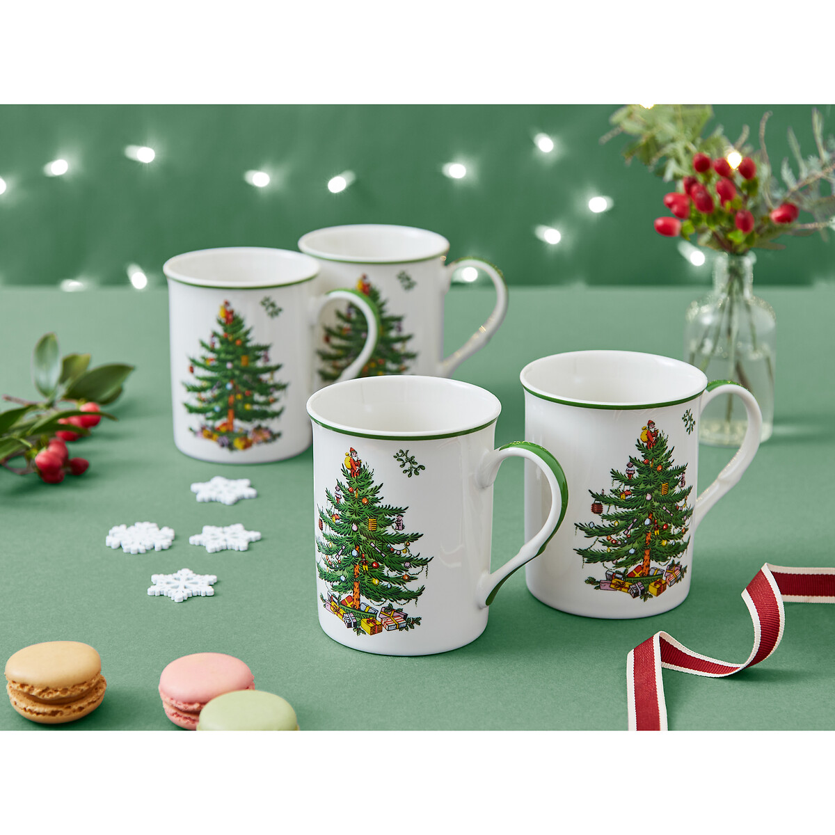 Set of 4 Christmas Tree Mugs in 340ml white, SPODE
