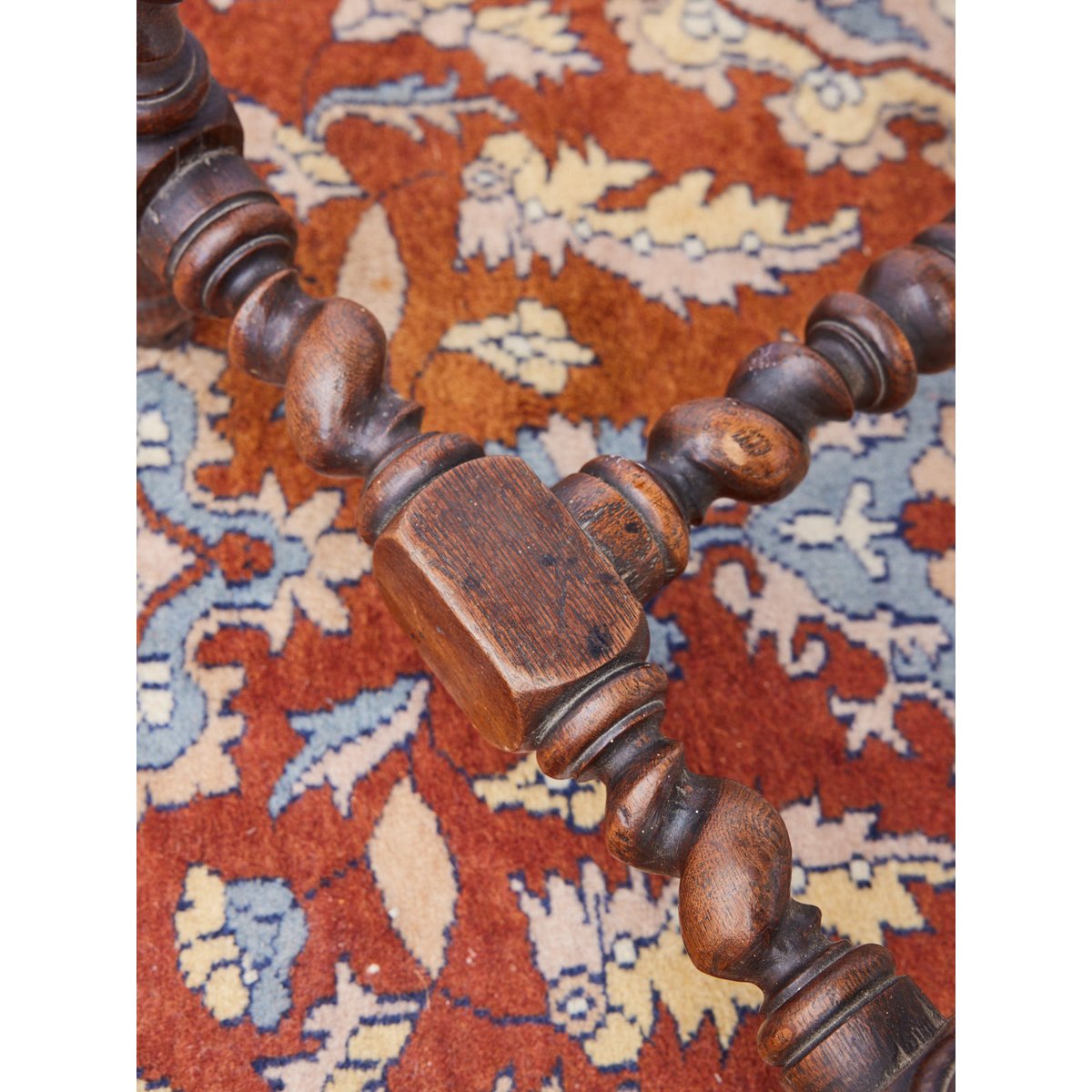 Lot de 4 chaises en chêne et cannage Claude N°1430 - Bon état bois foncé, DEBONGOUT
