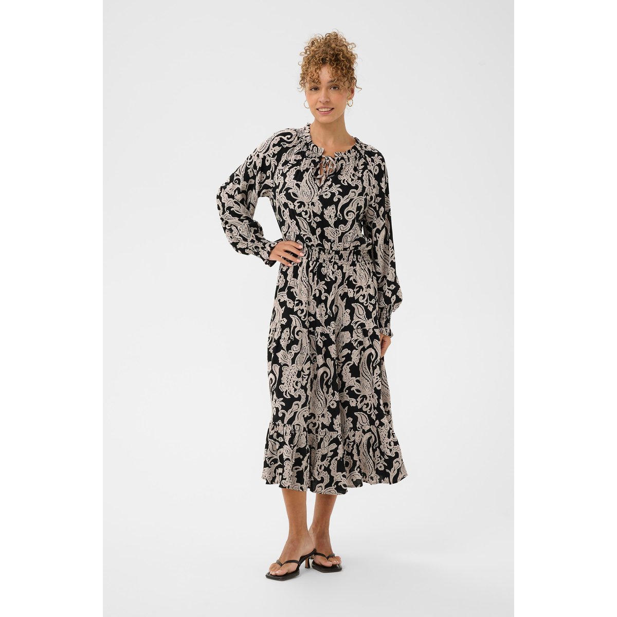Robe noir pitch black paisley, CREAM