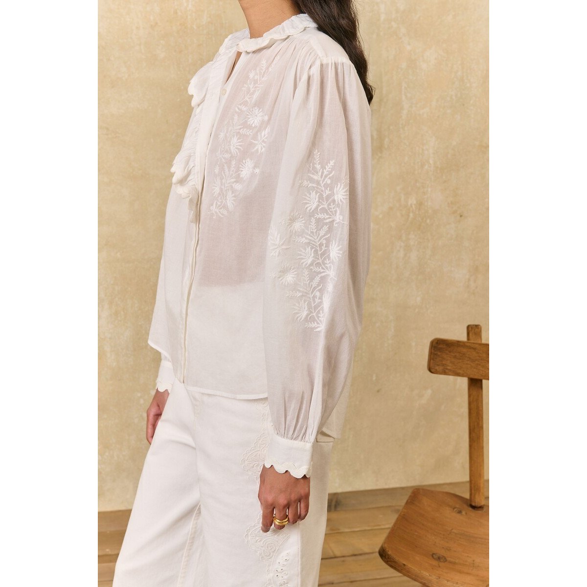 Blouse à manches longues brodée col Claudine volanté, CORA ecru, LOUISE MISHA