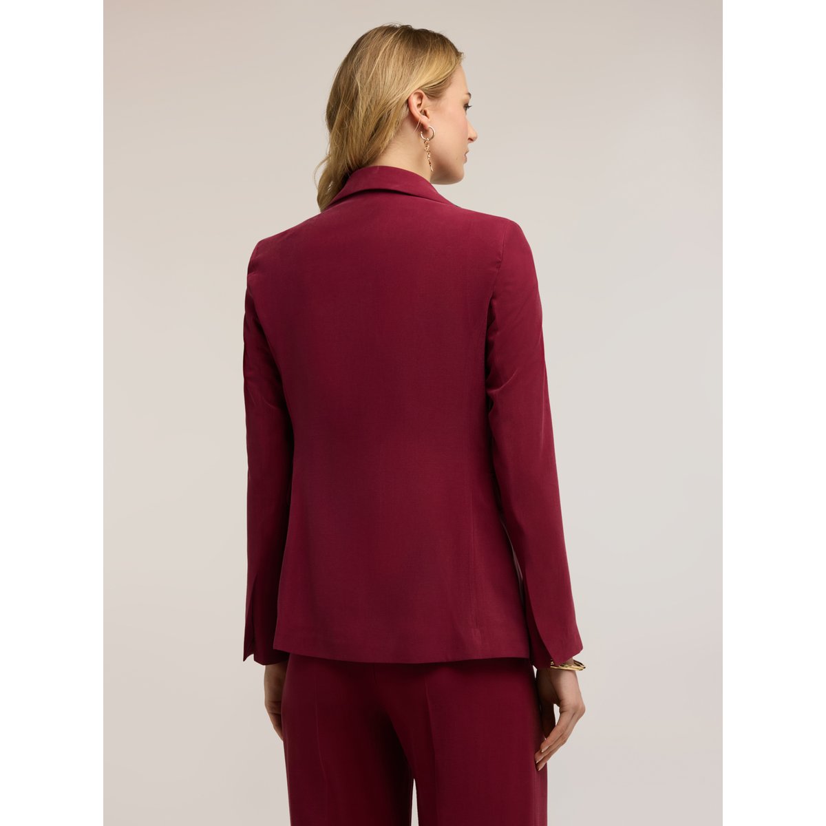 Veste avec applications et cravate. burgundy, MOTIVI