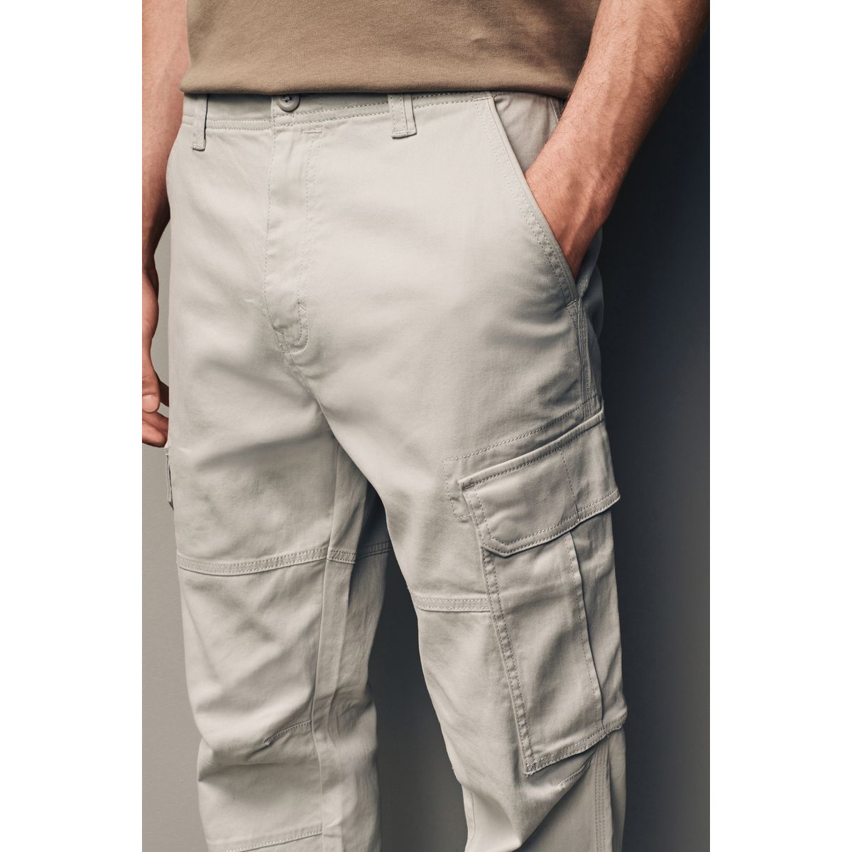 Pantalon cargo stretch en coton naturel, NEXT