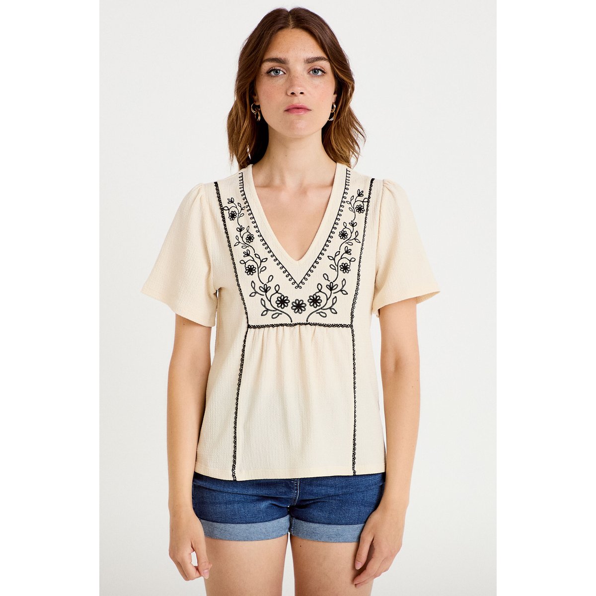 Blouse col v manches courtes ecru, CACHE CACHE
