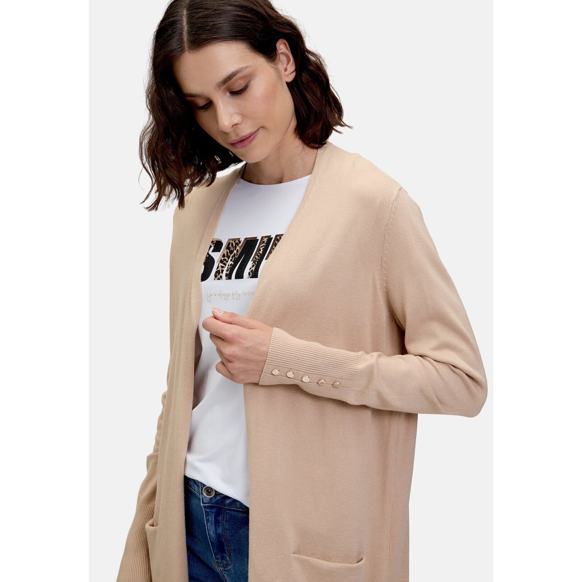 Cardigan en fine maille à poches beige, BETTY BARCLAY