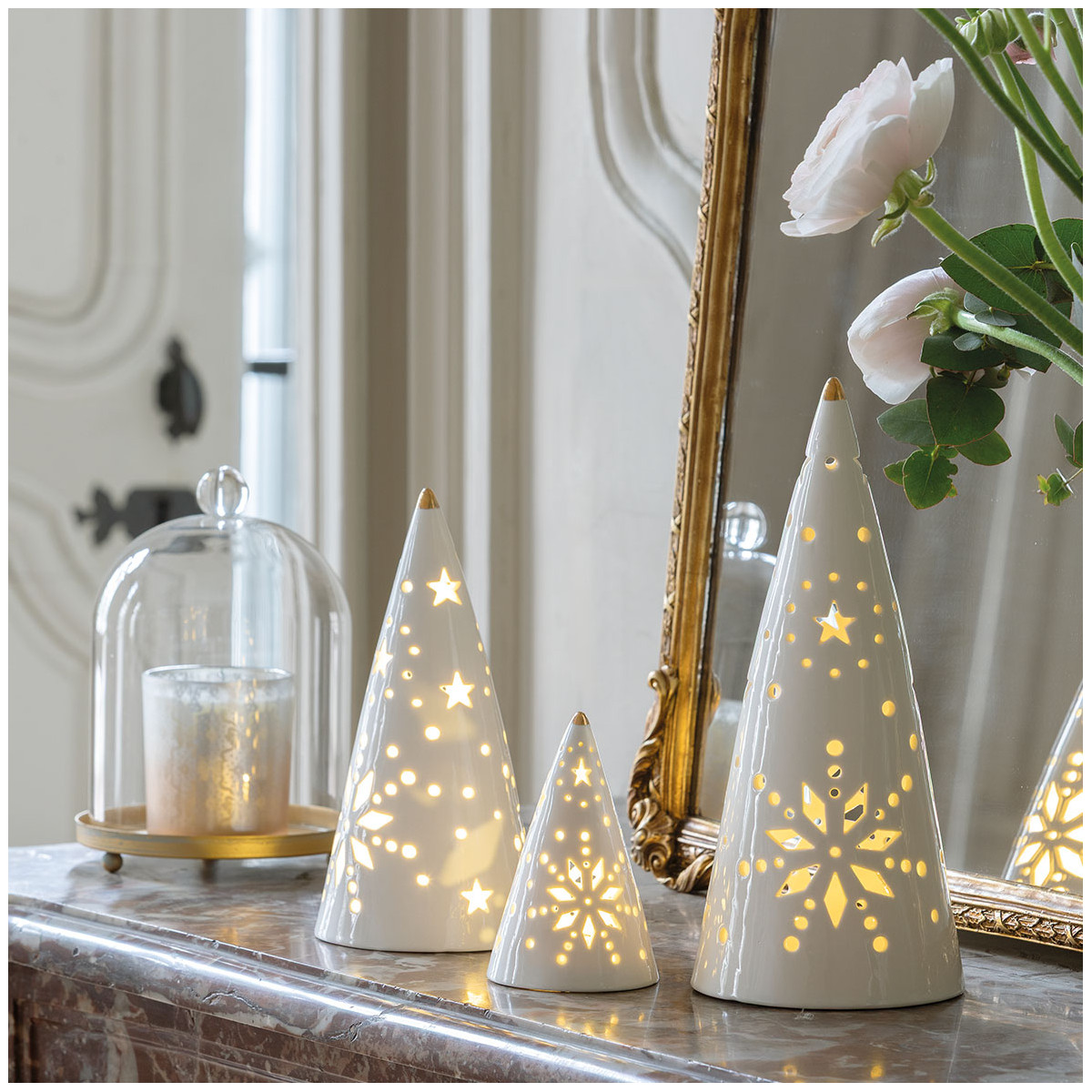 Sapin cône décoratif avec LED petit modèle blanc, MATHILDE M