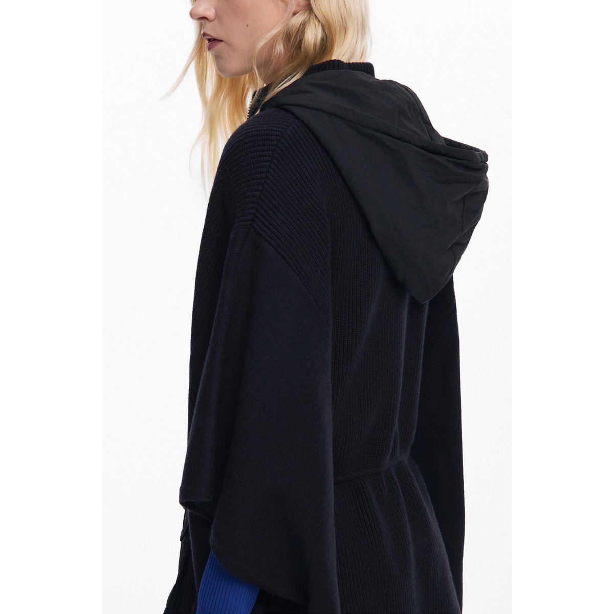 Poncho à capuche avec poches noir, DESIGUAL