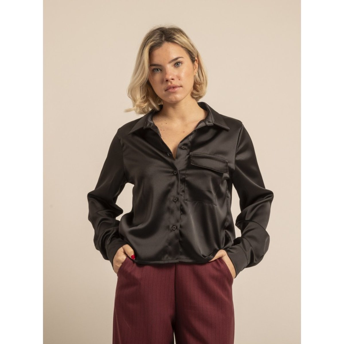 Chemise Satin Ogune noir, DONA LISA
