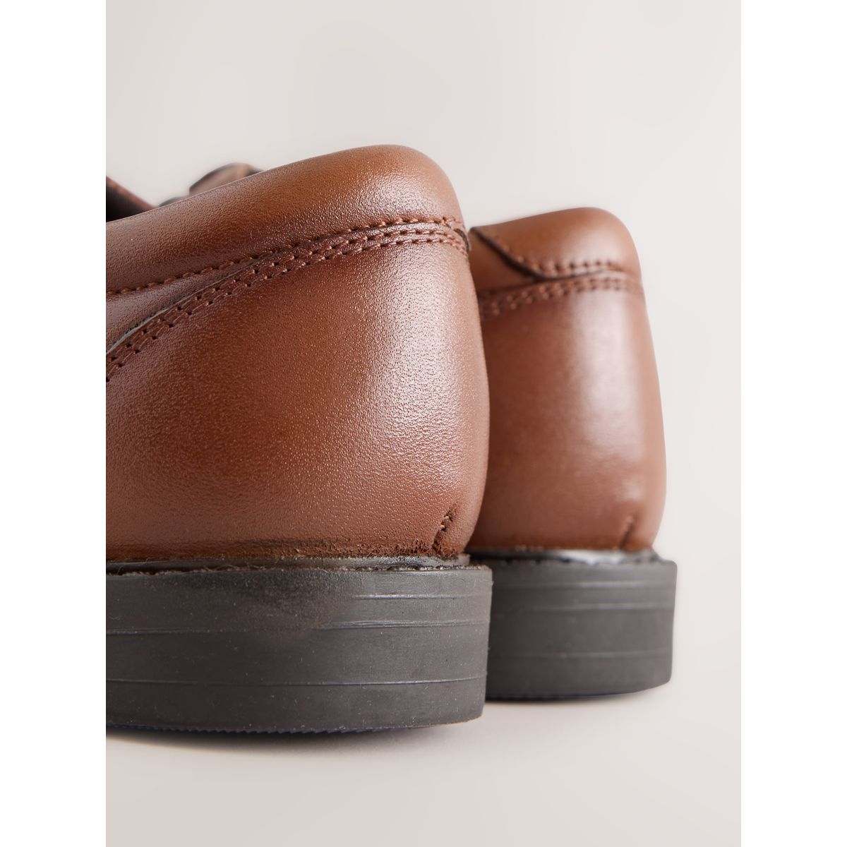 Chaussures cuir bout fleuri marron fauve, NEXT